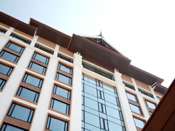 Dobner abgeh&auml;ngte Aussendecke am Shangri-La Hotel, Chiang Mai - Thailand